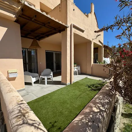 Apartment Surf - Wifi - Parking - Swimming Pool - Patio - Garden