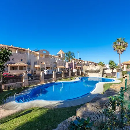 Apartment Surf - Wifi - Parking - Swimming Pool - Patio - Garden