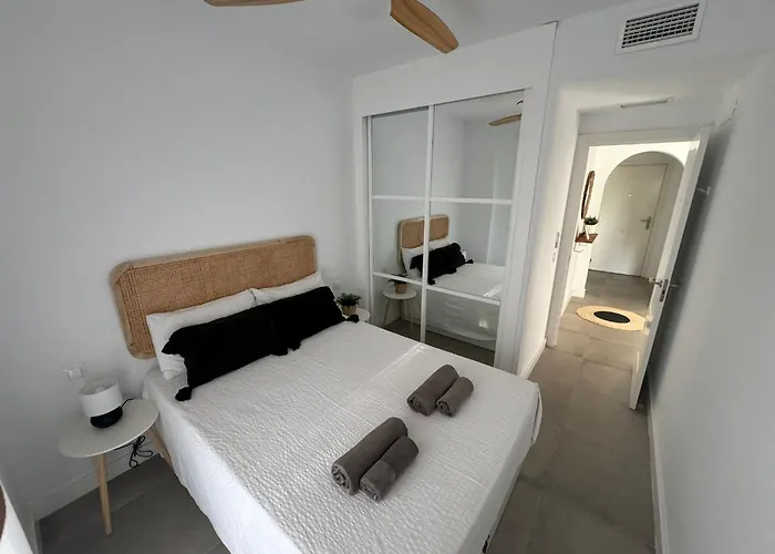 Apartamento Surf - Wifi - Parking - Swimming Pool - Patio - Garden *